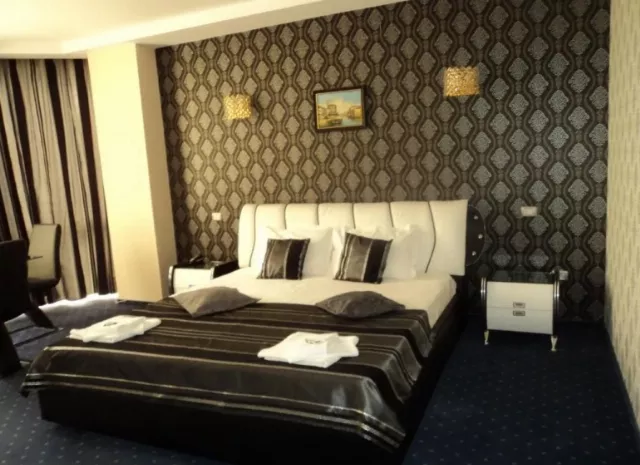 Hotel Shine Suite #3