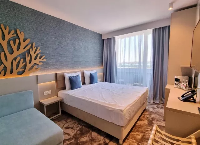 Hotel Bacolux Koralio Queen classic family #2