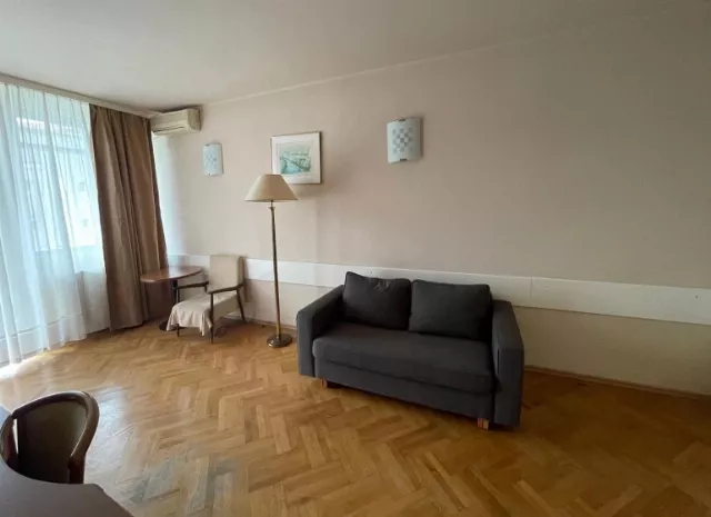 Hotel Astoria, Apartament cu balcon, Apartament fară balcon
