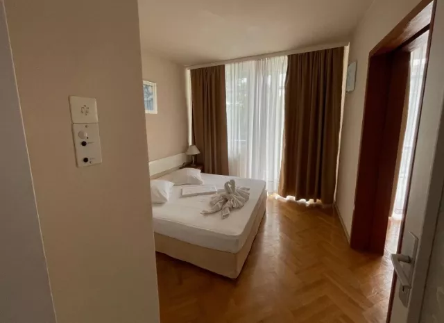 Hotel Astoria, Apartament cu balcon, Apartament fară balcon