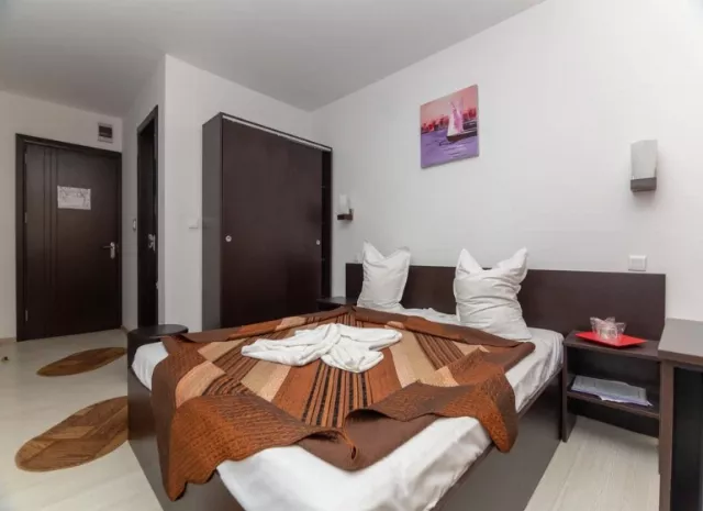Hotel Azur Cameră Dublă cu balcon #4