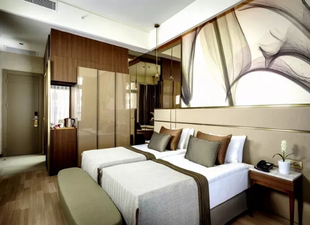 Hotel Riolavitas Spa & Resort Swim up room