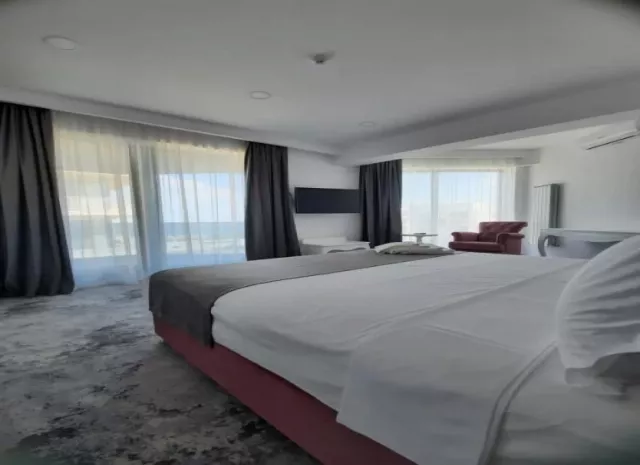 Hotel Dnh Apartament Deluxe
