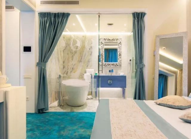 Hotel Opera Senior suite #4