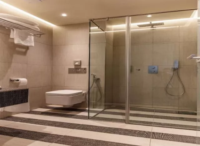 Hotel Opera Cameră dublă deluxe cu vedere parțială la mare #4