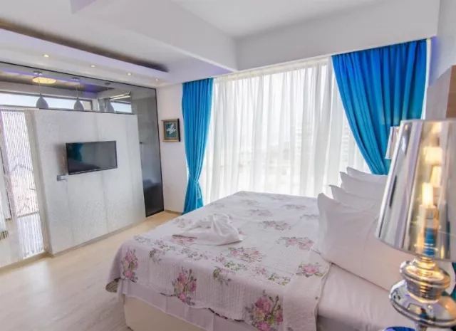 Hotel Phoenicia Luxury Apartament superior #10