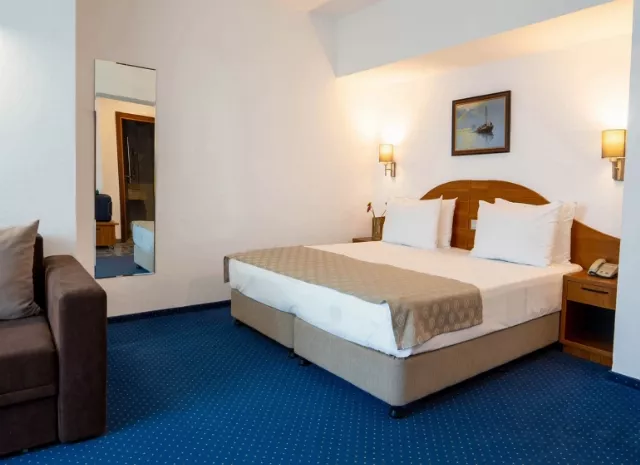 Hotel Savoy Cameră dublă family cu vedere la piscină