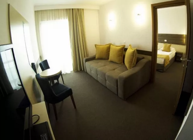 Hotel Zenith Mamaia Apartament corp Junona