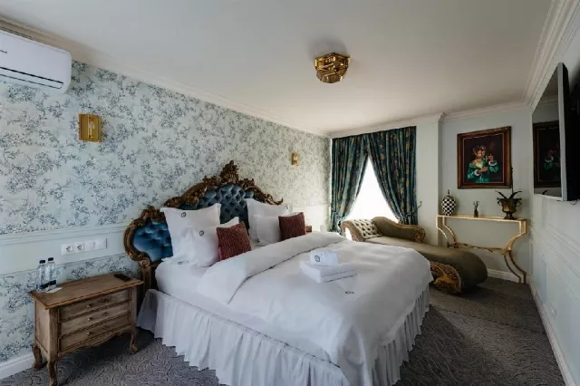 Hotel Ateneea Luxury Rooms