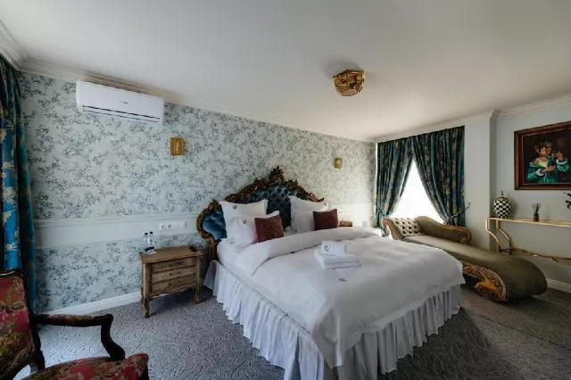 Hotel Ateneea Luxury Rooms