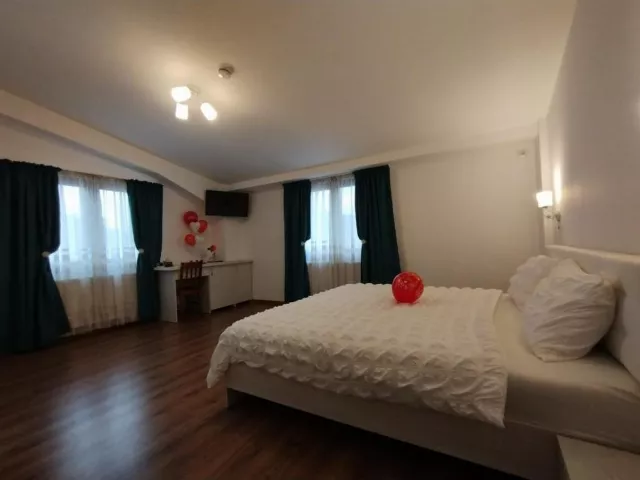 Pensiunea La Amy Cameră Dublă king deluxe c4 #2