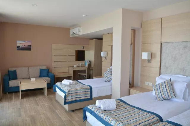 Hotel Royal Grand, Family room