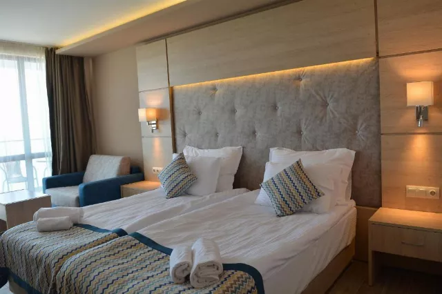 Hotel Royal Grand Apartment #3