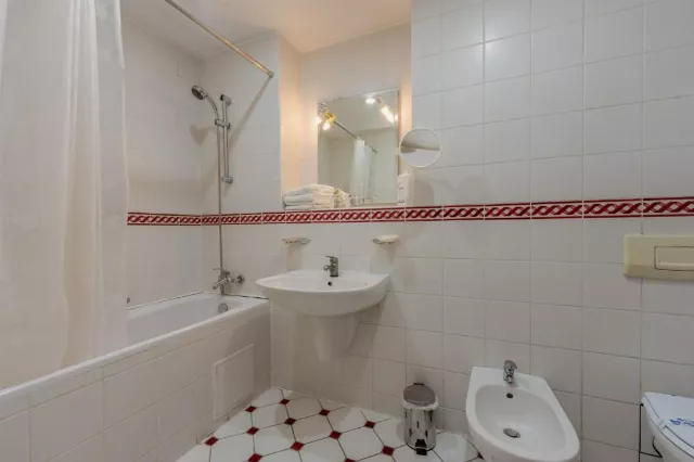 Casa Cu Cerb, Cameră Dublă twin