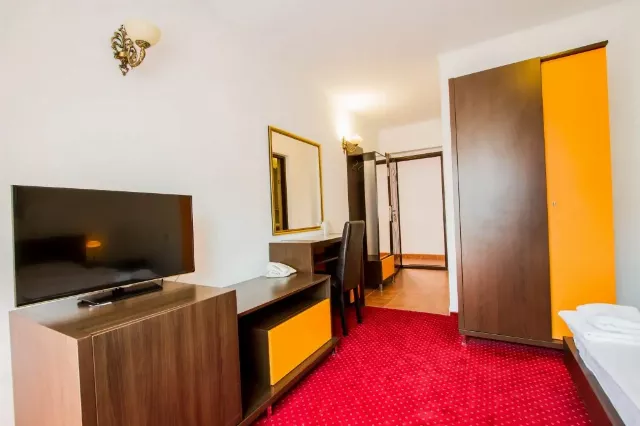 Complex turistic Max International Cameră dublă matrimonială plus #7