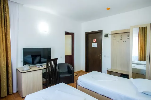 Hotel Anina Cameră Dublă corp A sau B #4