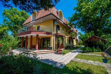 Casa Meyra, Romania / Jupiter