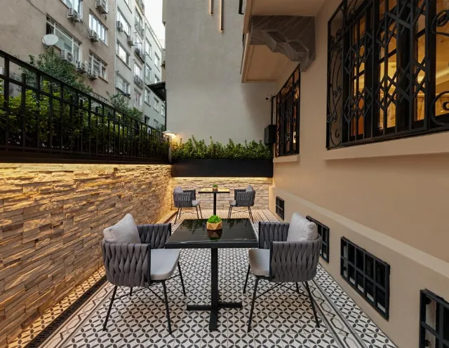 Hotel Gleam Collection