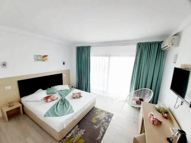 Vila Ryanna Beach Apartament vedere la lac