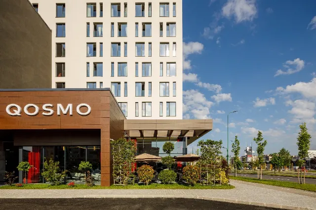 Hotel Qosmo
