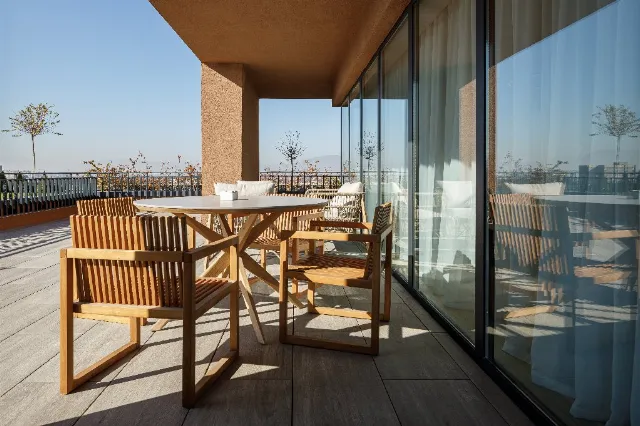 Hotel Qosmo