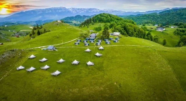 Ursa Mica Glamping Resort