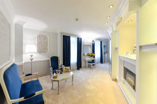 Hotel Phoenicia Grand
