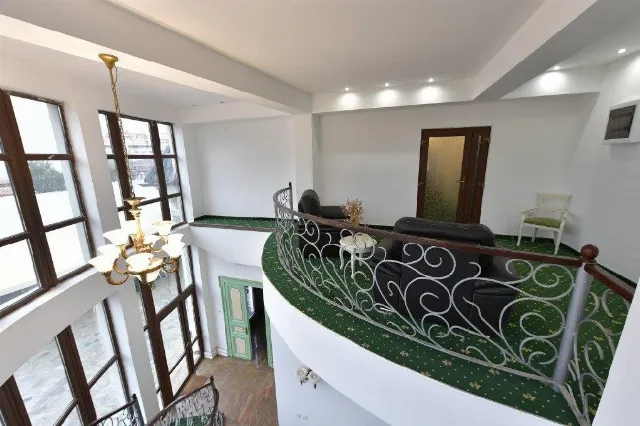 Casa Cu Tei