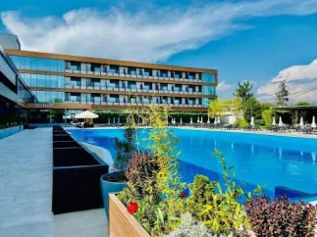 Sky Blue Hotel & Spa