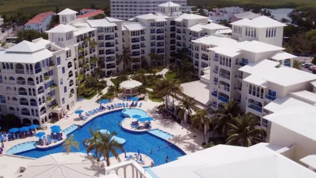 Hotel Barcelo Occidental Tucancun