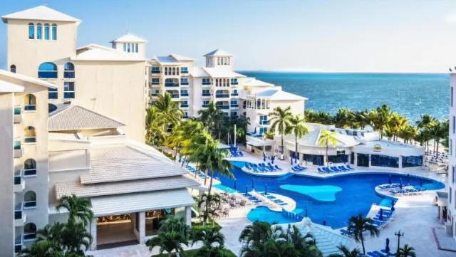 Hotel Barcelo Occidental Tucancun