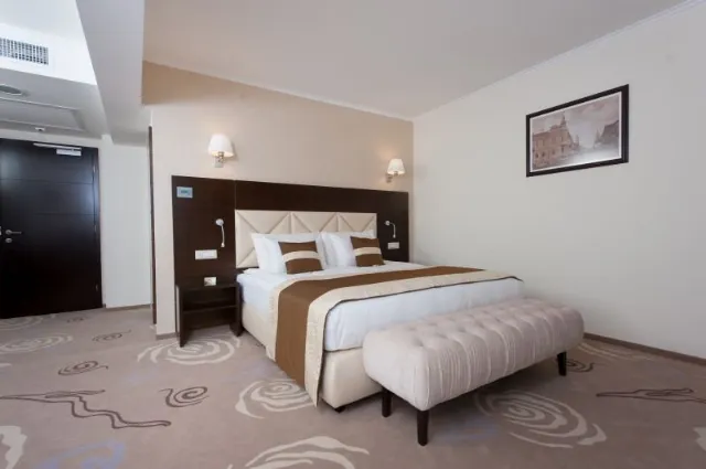 Hotel Coroana De Aur