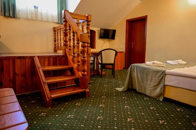 Pensiunea Anotimpuri Cameră Triplă fară balcon