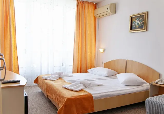 Hotel Carmen Tower (Fost Hotel Balada) Cameră Dublă nerenovată vedere laterală la mare #3