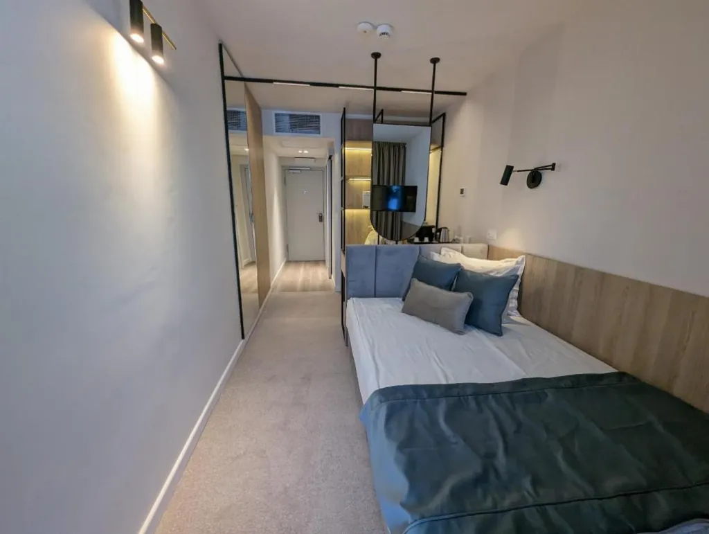 Hotel Bavaria Blu, Single standard cu balcon