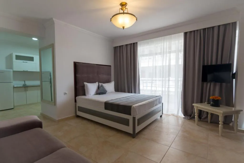 Hotel Phoenicia Holiday Resort