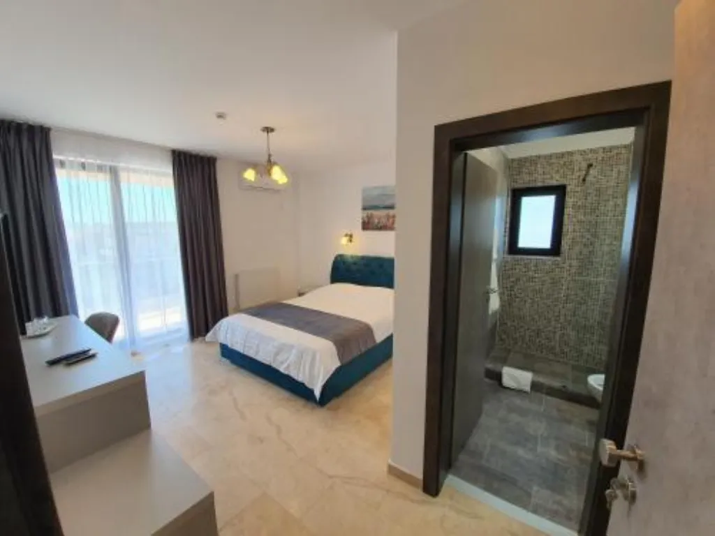 Hotel Roca Del Mar