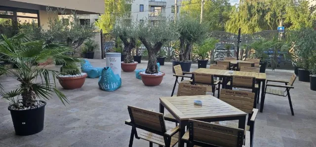 Hotel Roca Del Mar
