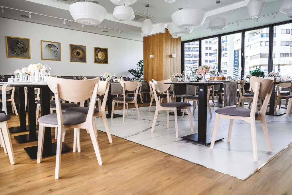Hotel Poeme Mamaia Retreat