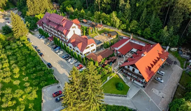 Hotel Q Resort And Spa