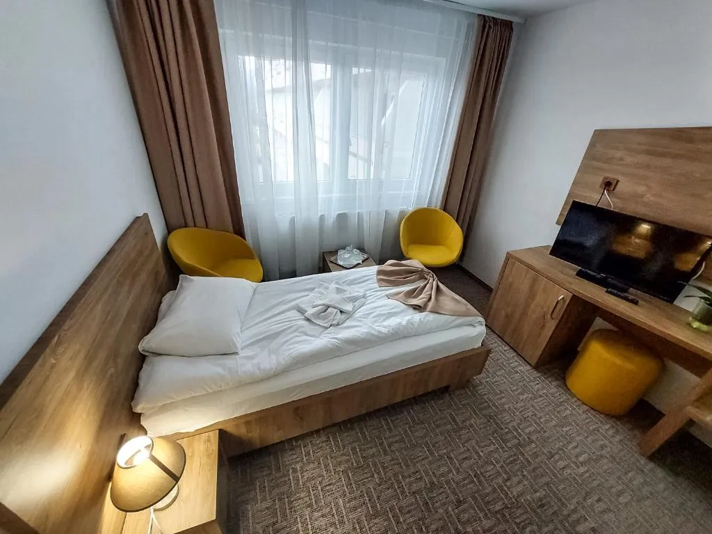 Hotel Montana Single 3*