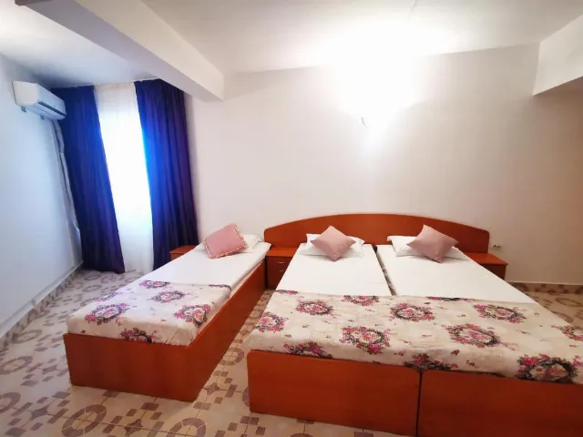 Hotel Berlin Cameră Triplă #4