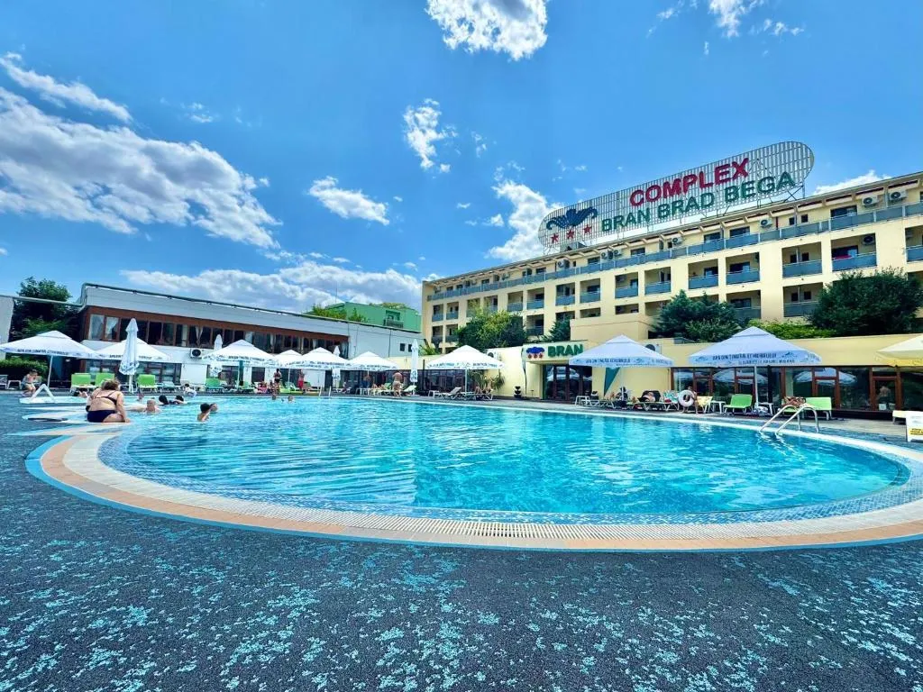 Hotel Bran Brad Bega