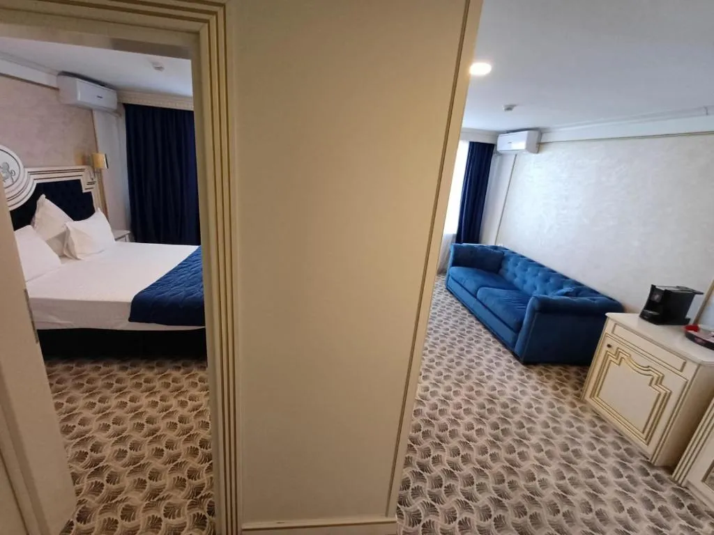 Hotel Grand Caraiman