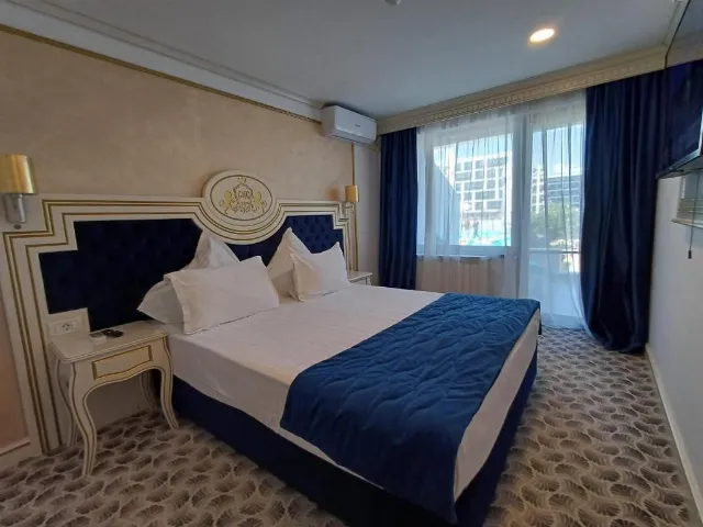 Hotel Grand Caraiman Cameră dublă vedere la piscină #2