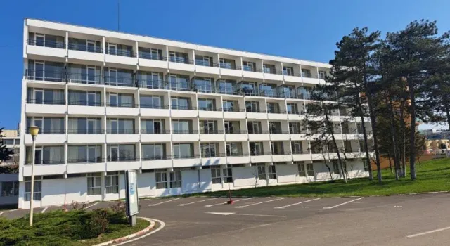 Hotel Mures, Saturn